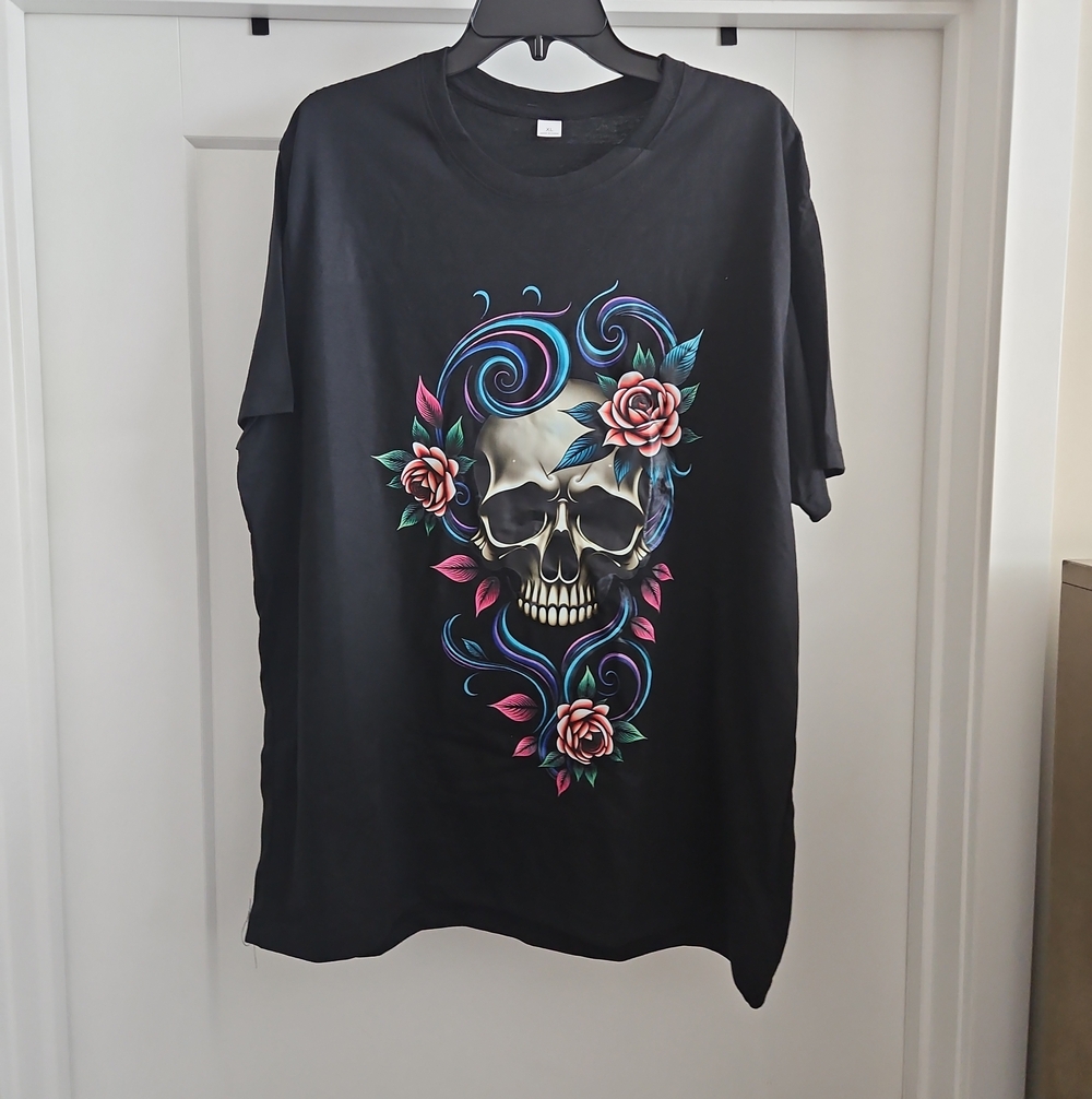 Black Skull & Roses Graphic Tee - Men